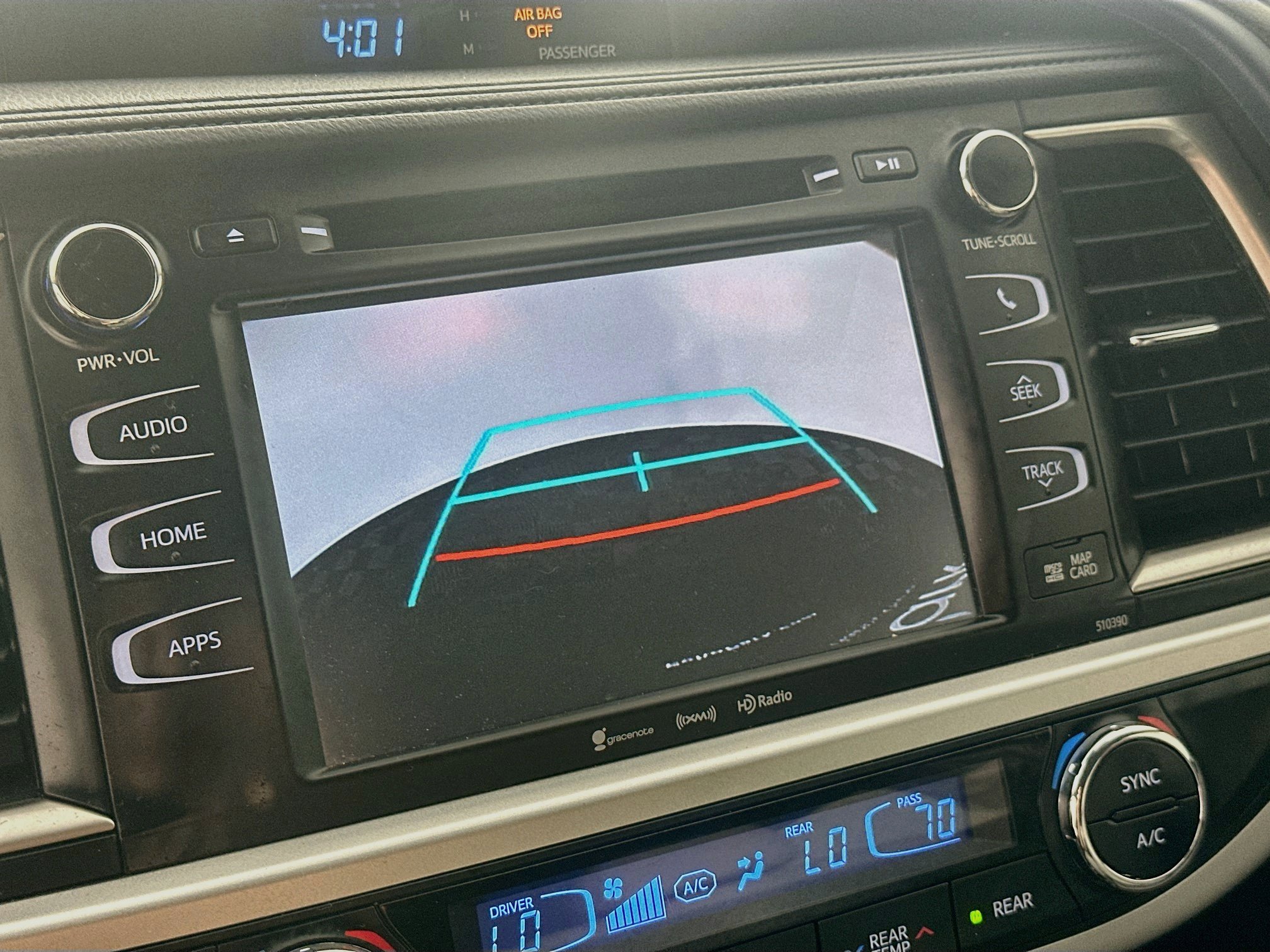Used 2019 Toyota Highlander XLE FWD image 23