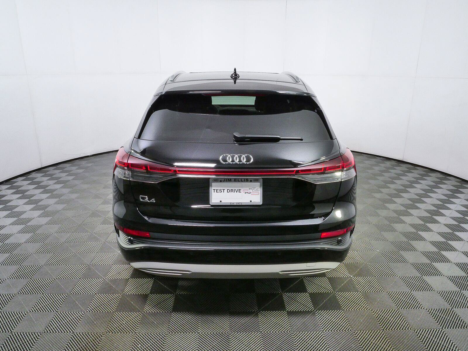 Used 2023 Audi Q4 e-tron Premium Plus w/ Premium Plus RWD image 29