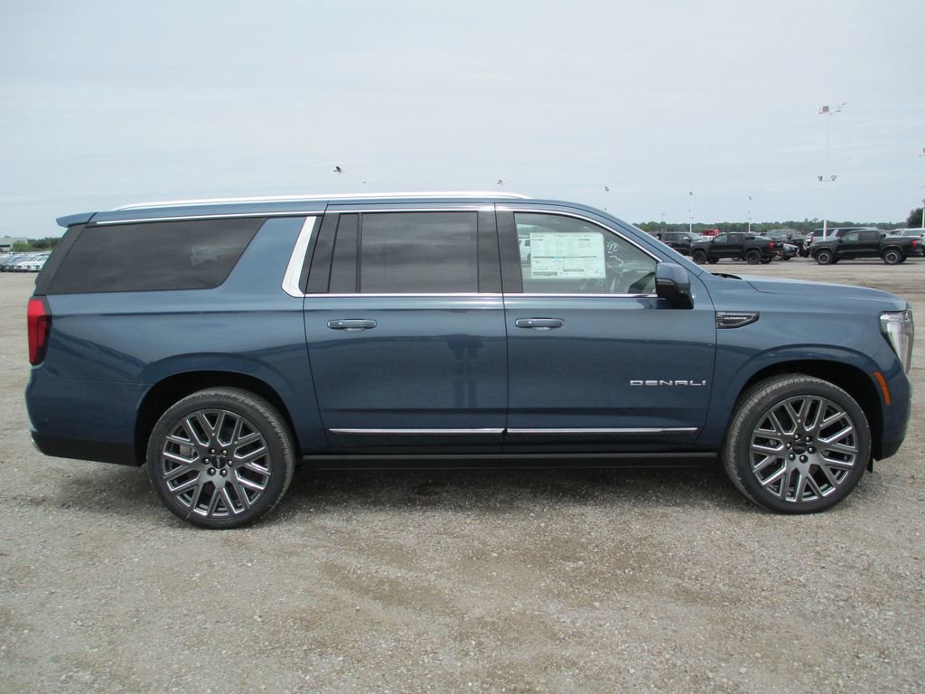 New 2026 GMC Yukon XL Denali Ultimate AWD/4WD image 3