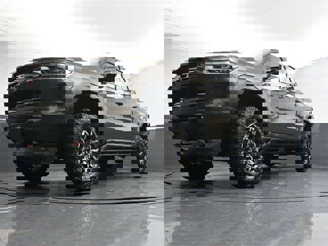 Used 2025 Chevrolet Colorado ZR2 w/ Technology Package image 26