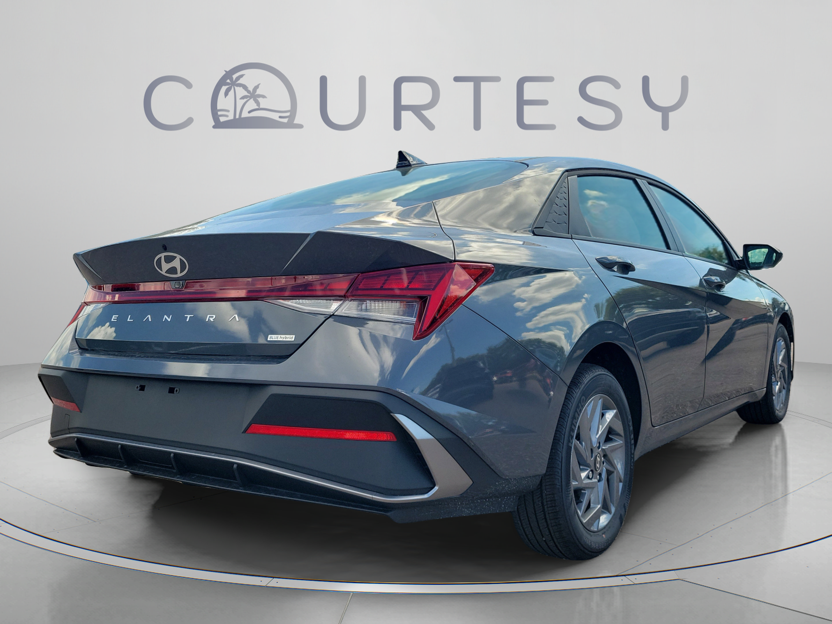 New 2025 Hyundai Elantra Hybrid w/ Cargo Package FWD image 4