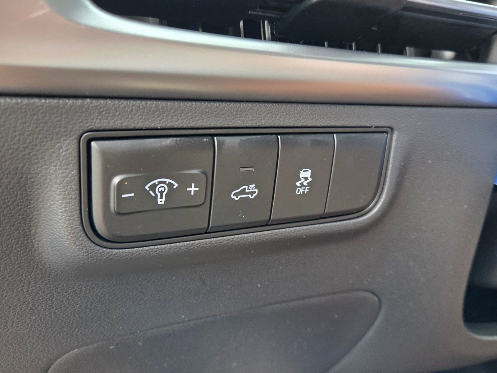 New 2026 Hyundai Santa Cruz SE AWD/4WD image 25