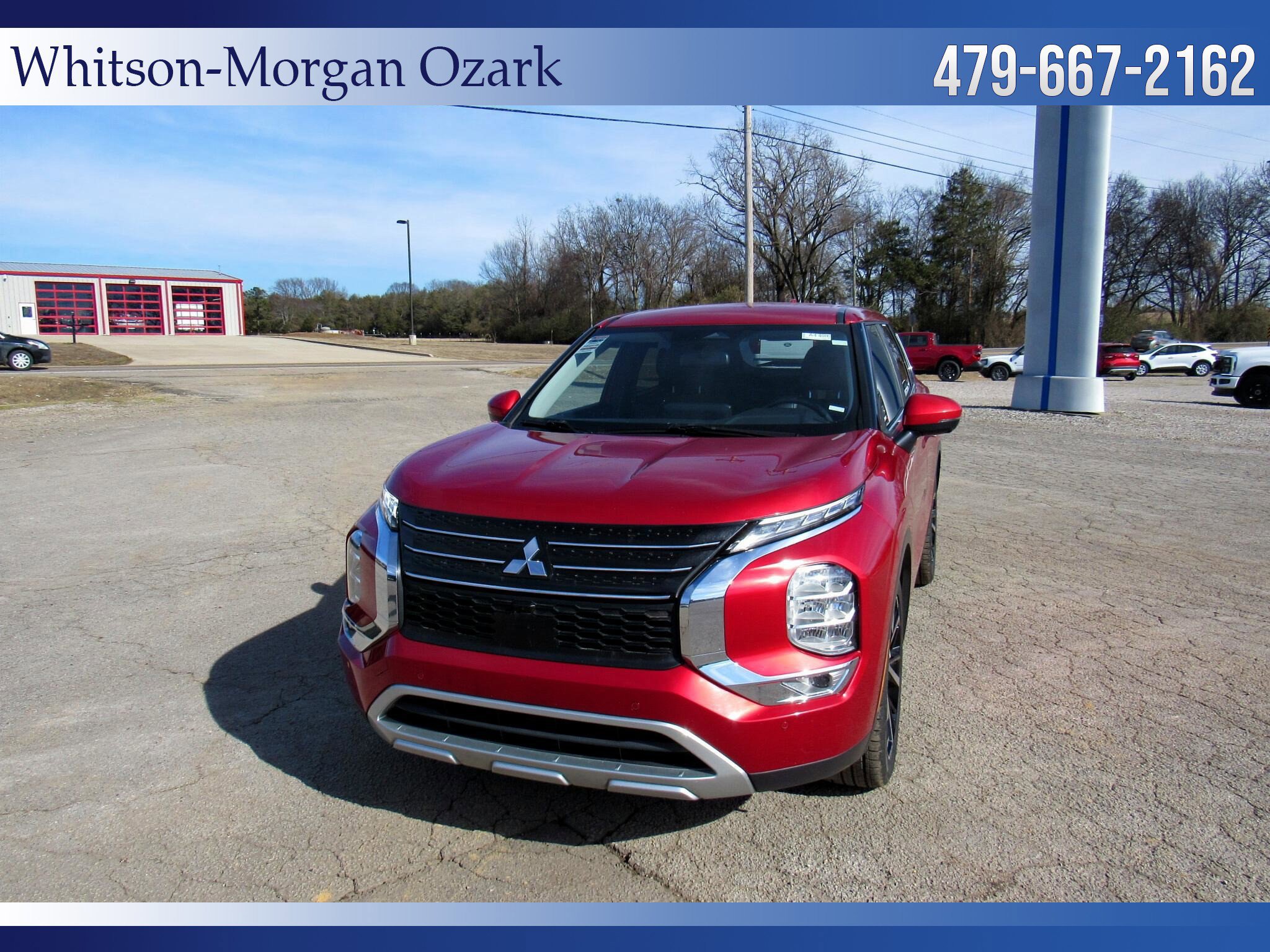 Used 2024 Mitsubishi Outlander SE image 2