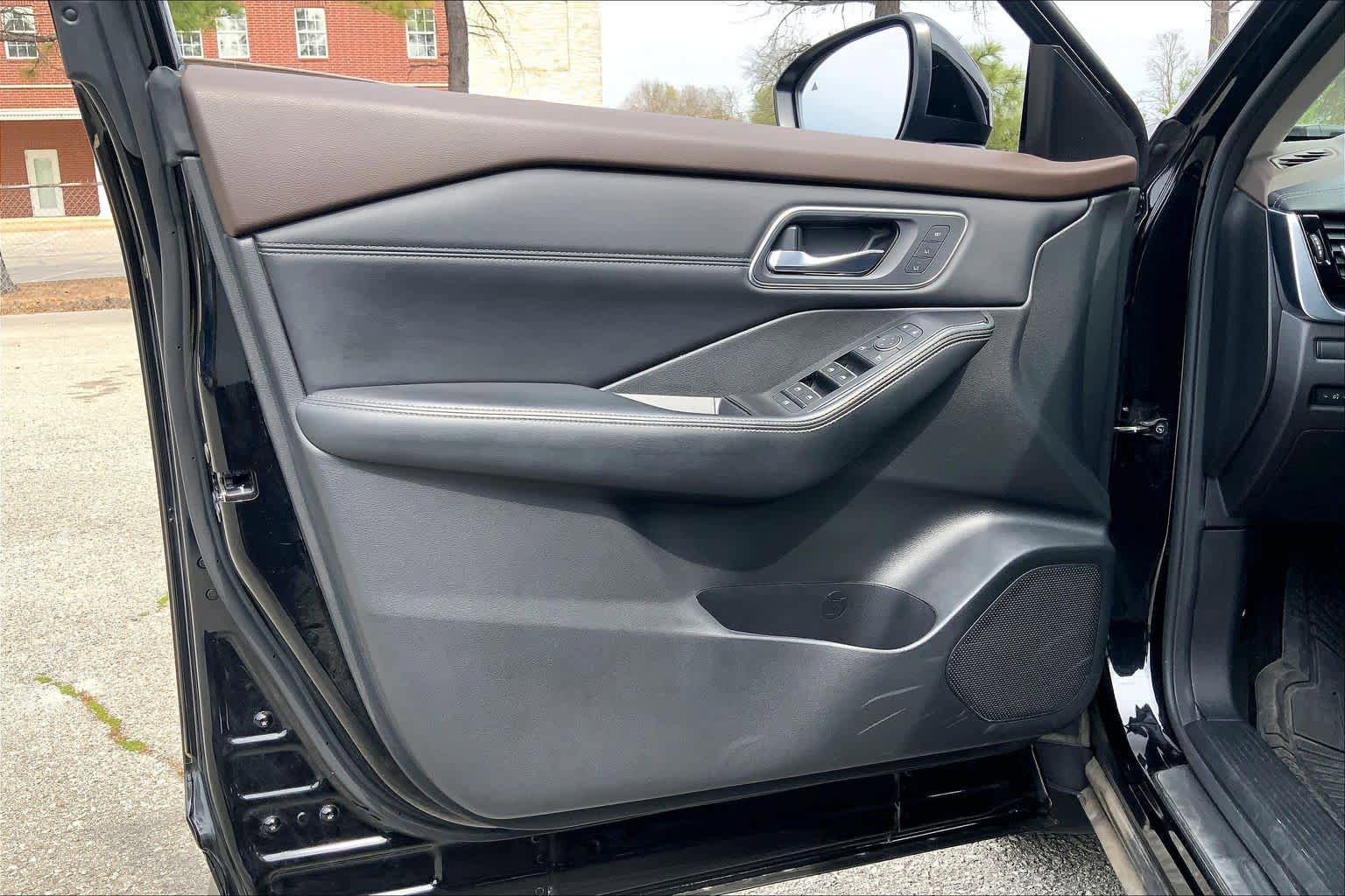 Used 2022 Nissan Rogue Platinum w/ Head-Up Display Package FWD image 22