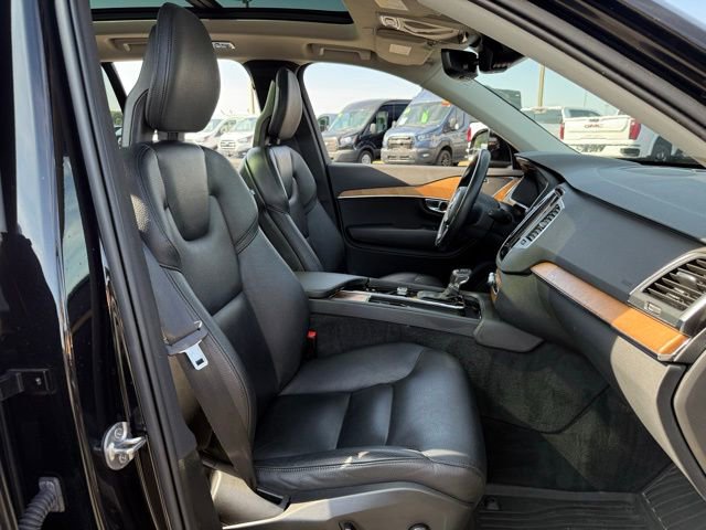 Used 2022 Volvo XC90 T6 Momentum w/ Climate Package image 17