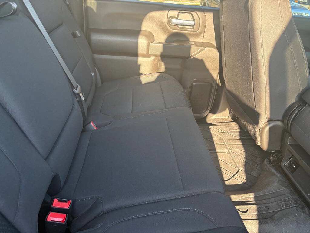 Used 2023 Chevrolet Silverado 2500 Custom w/ Custom Value Package image 9