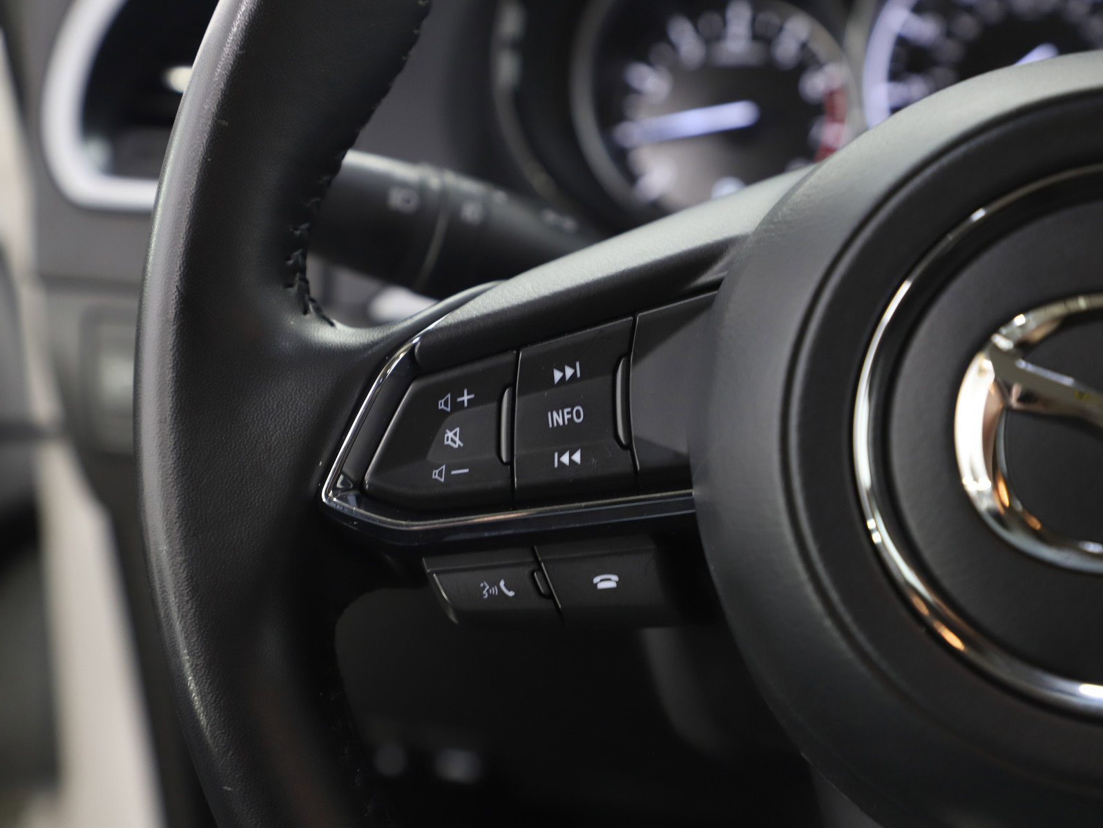 Used 2023 MAZDA CX-9 Touring image 30