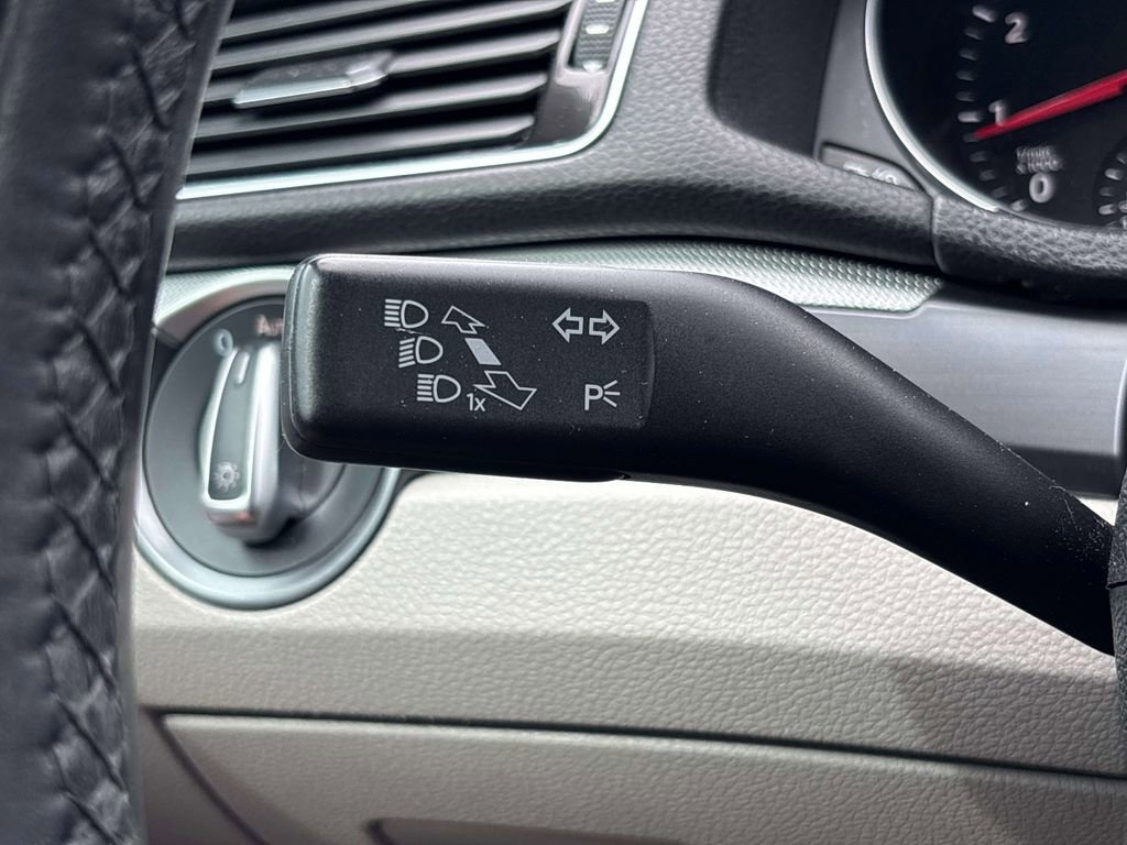 Used 2018 Volkswagen Passat 2.0T FWD image 24