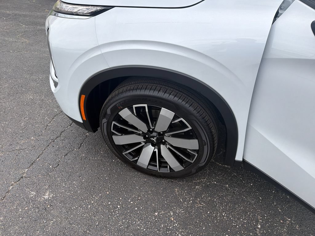 New 2026 Mitsubishi Outlander SE FWD image 10