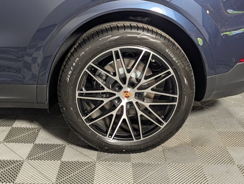 New 2026 Porsche Cayenne Coupe AWD/4WD image 12
