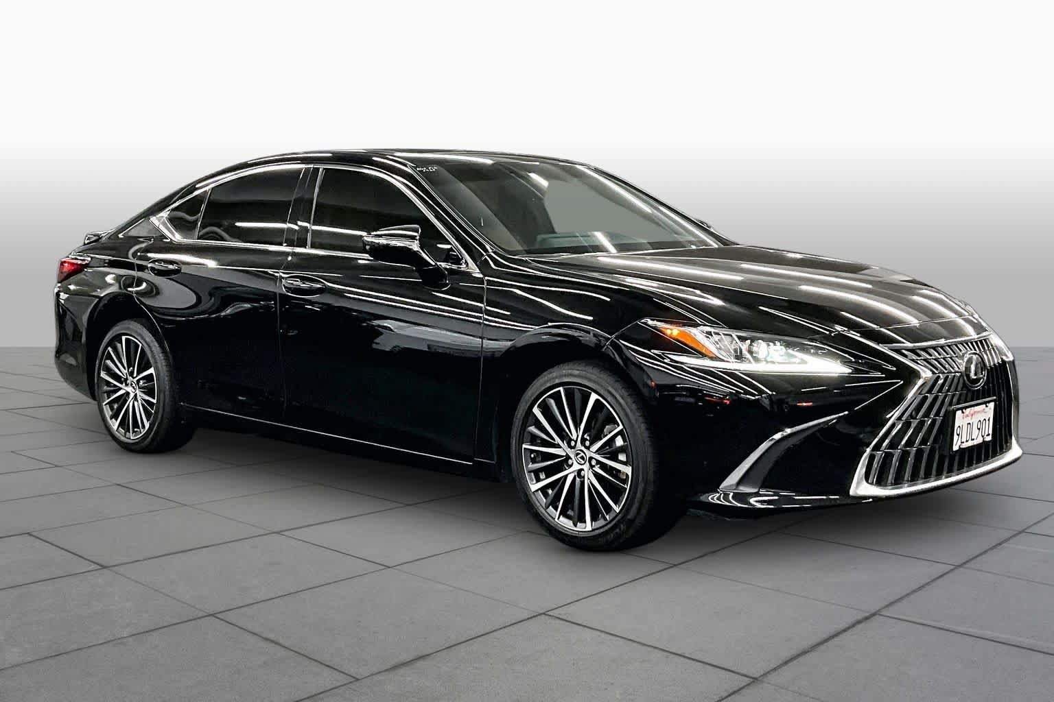 Used 2024 Lexus ES 300h w/ Premium Package FWD image 2