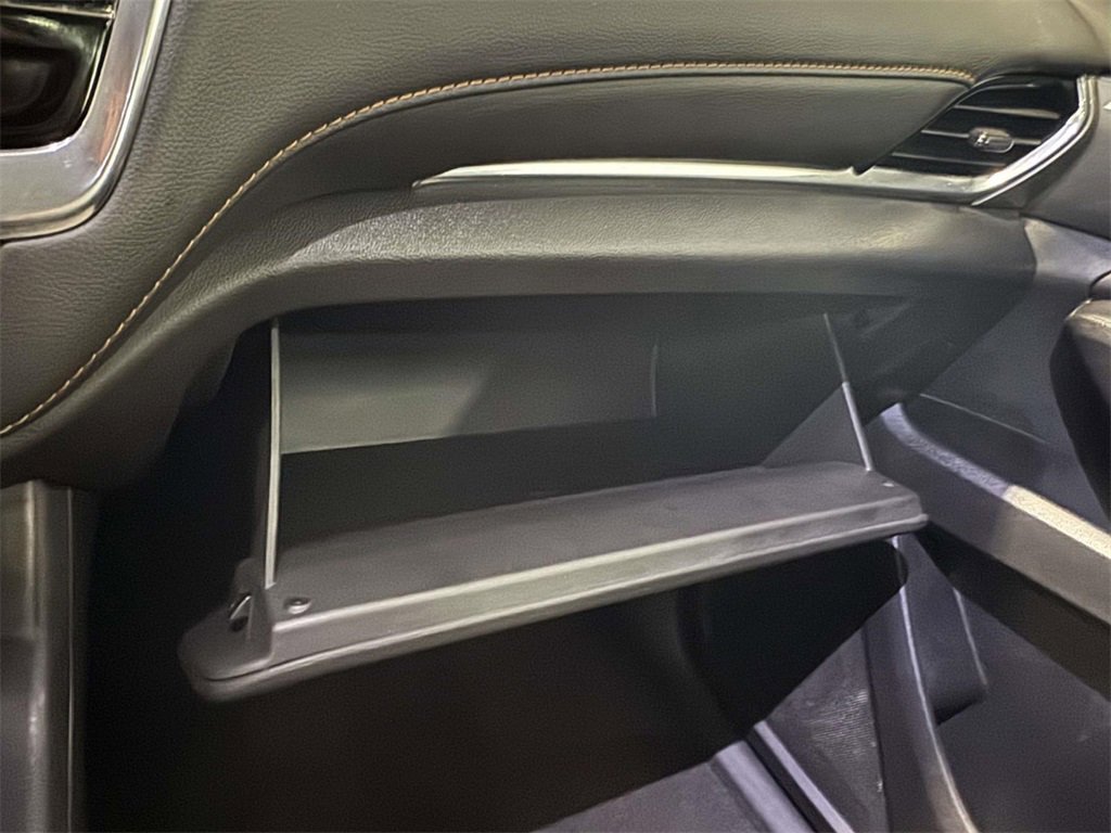 Used 2020 Chevrolet Traverse LT w/ Driver Confidence II Package image 33