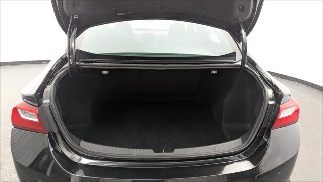 Used 2025 Chevrolet Malibu LT FWD image 18