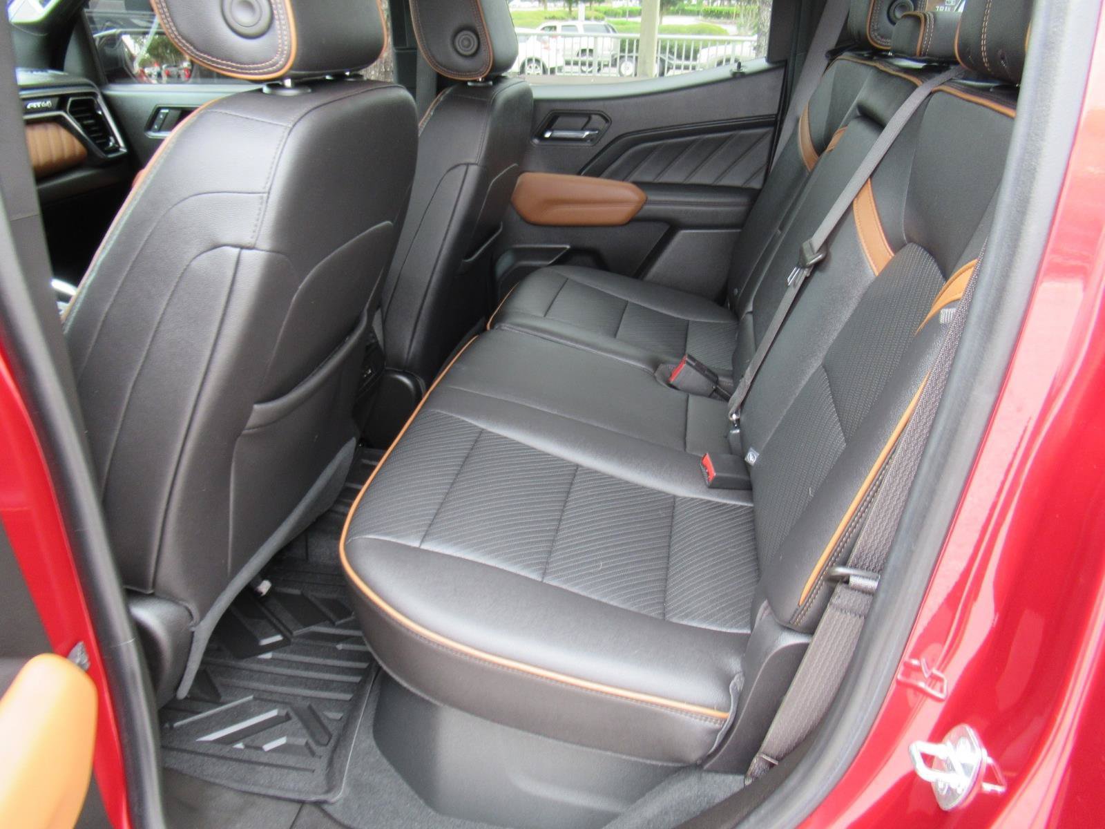 Used 2023 GMC Canyon AT4 w/ AT4 Premium Package AWD/4WD image 35