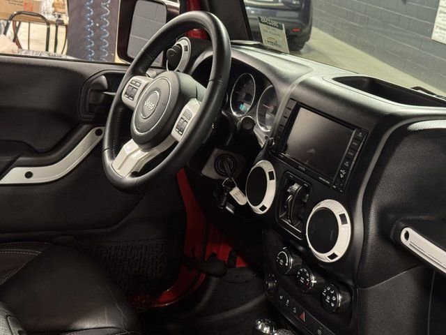 Used 2015 Jeep Wrangler Unlimited Sahara image 8
