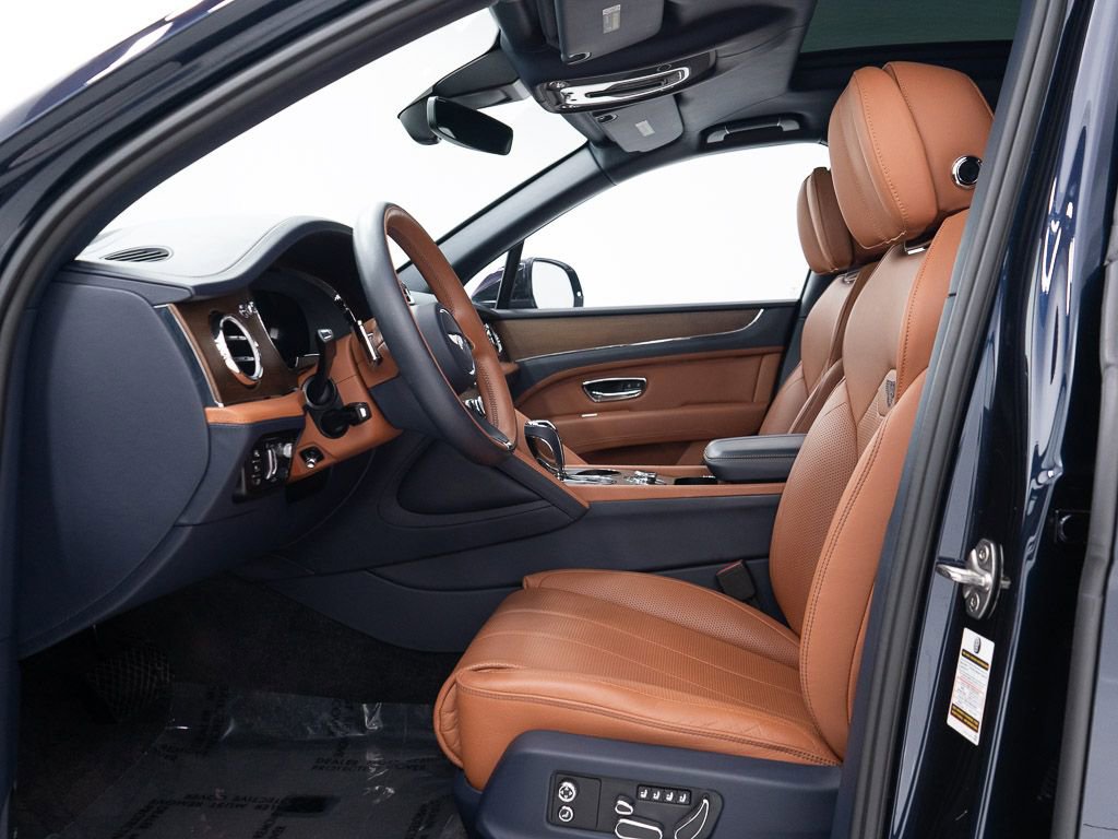 Certified 2023 Bentley Bentayga Extended Wheelbase AWD/4WD image 15