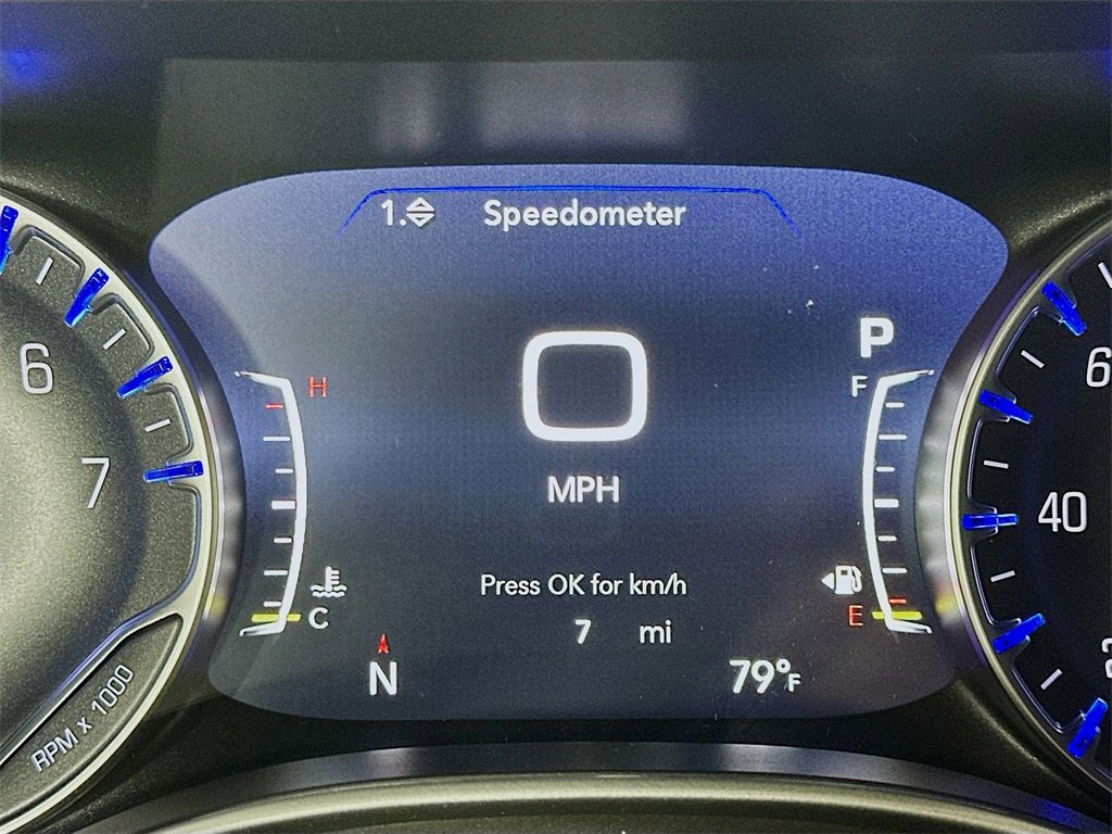 New 2026 Chrysler Pacifica Select image 11