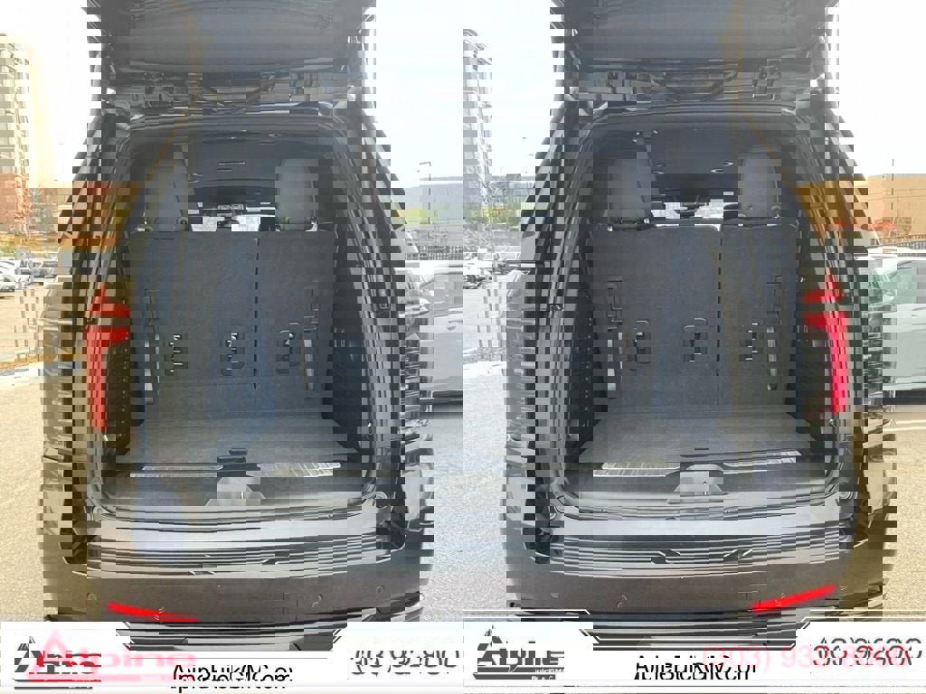 Used 2025 Chevrolet Tahoe Z71 image 20