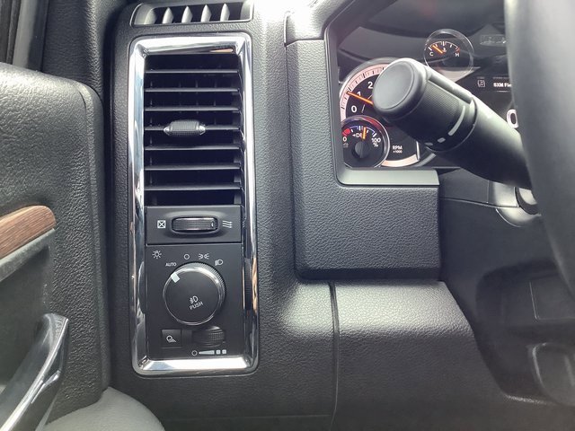 Used 2018 RAM 3500 Laramie w/ Convenience Group image 15