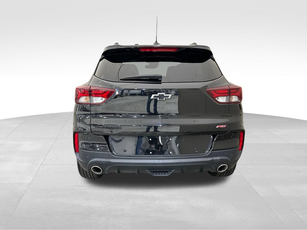 Used 2022 Chevrolet TrailBlazer RS w/ Sun and Liftgate Package FWD image 4