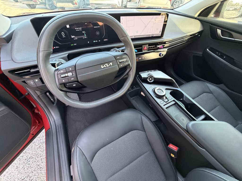 Certified 2025 Kia EV6 Light w/ Light LR Technology Package AWD/4WD image 19