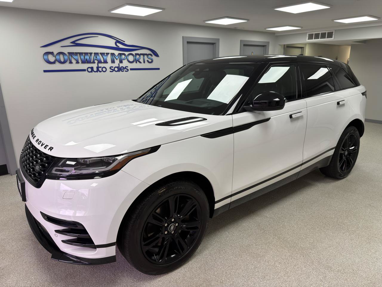 Used 2022 Land Rover Range Rover Velar R-Dynamic S AWD/4WD image 2