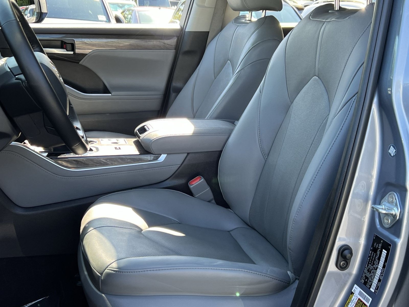 Used 2023 Toyota Highlander Limited AWD/4WD image 18