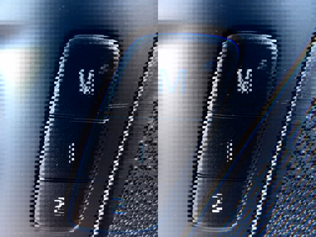 Certified 2023 Volvo XC60 B5 Ultimate w/ Climate Package image 13