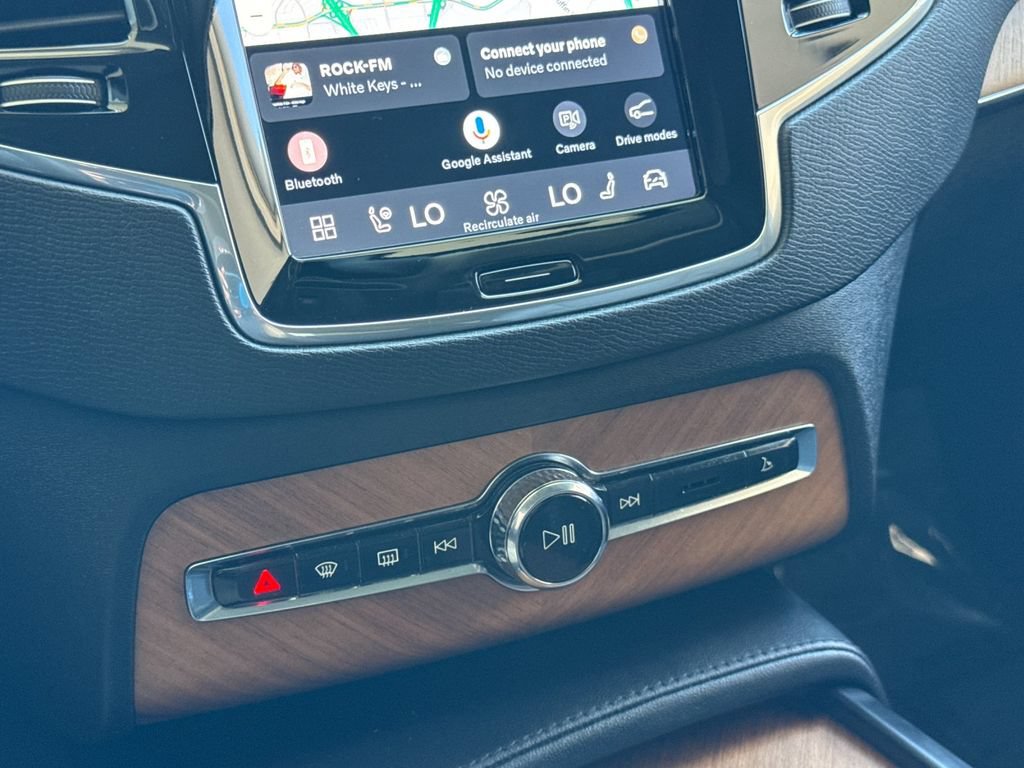 Certified 2023 Volvo XC90 B5 Plus AWD/4WD image 21