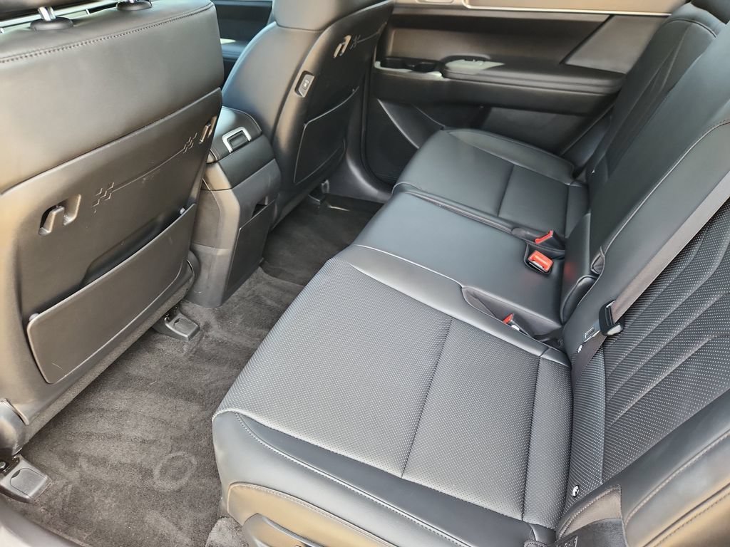 Used 2025 Hyundai Santa Fe SEL AWD/4WD image 10