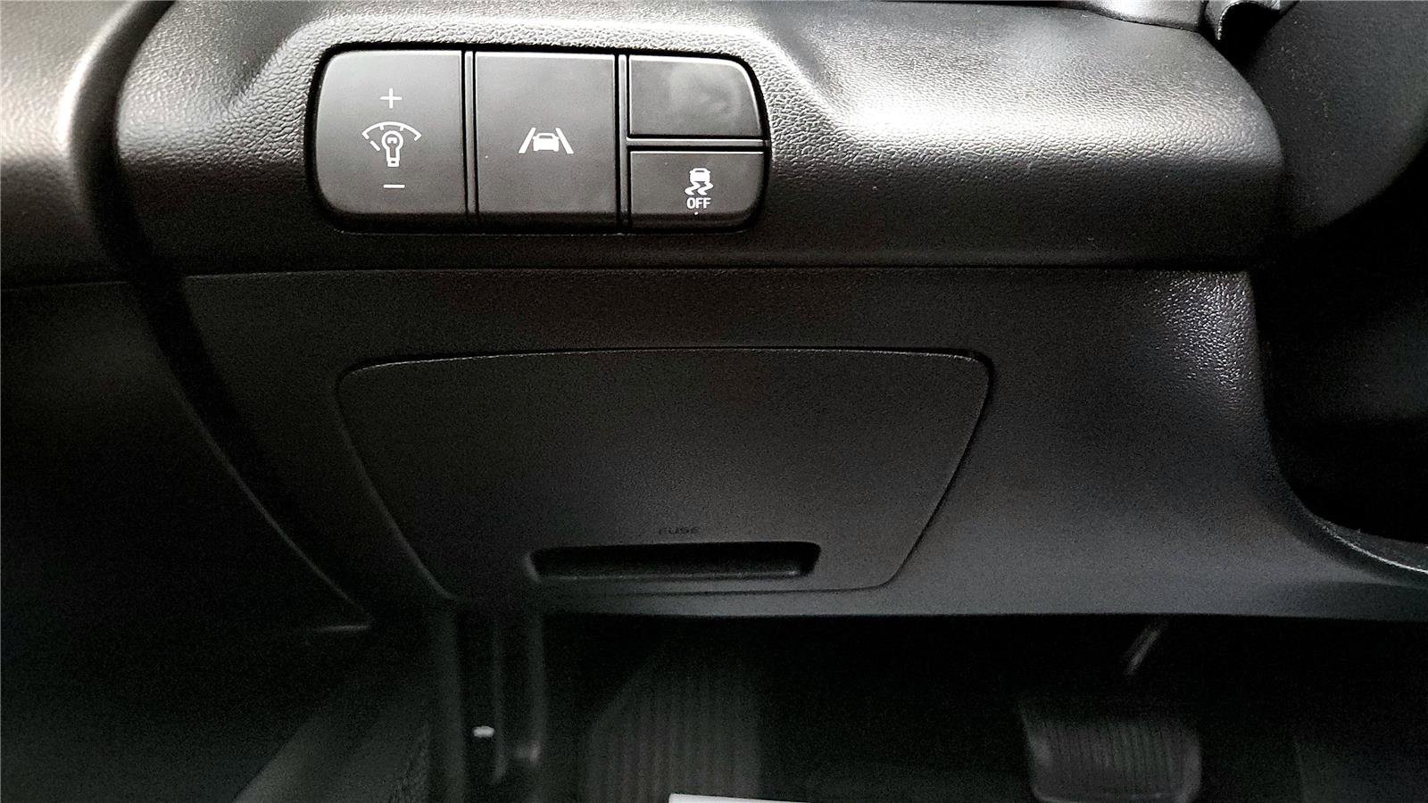 Used 2023 Hyundai Elantra Limited image 29