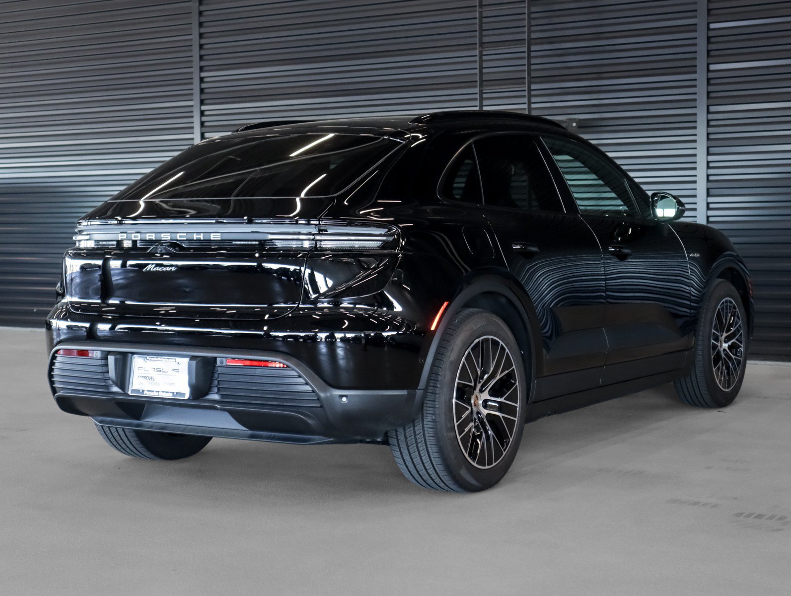 Certified 2026 Porsche Macan Electric RWD image 10