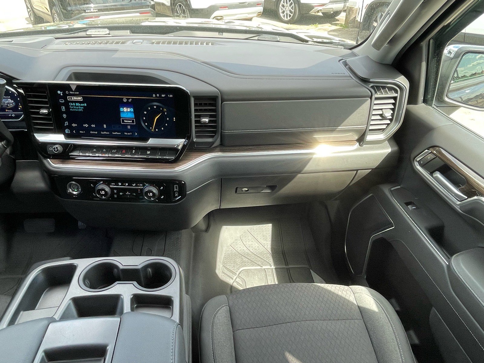 Used 2022 Chevrolet Silverado 1500 LT w/ Protection Package image 6