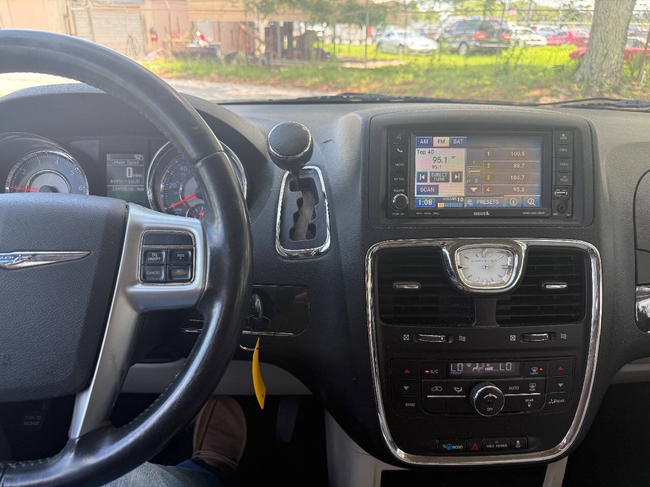 Used 2011 Chrysler Town & Country Touring FWD image 14