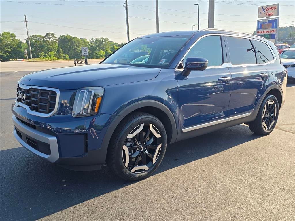 Used 2023 Kia Telluride S w/ S Sunroof Package FWD image 7
