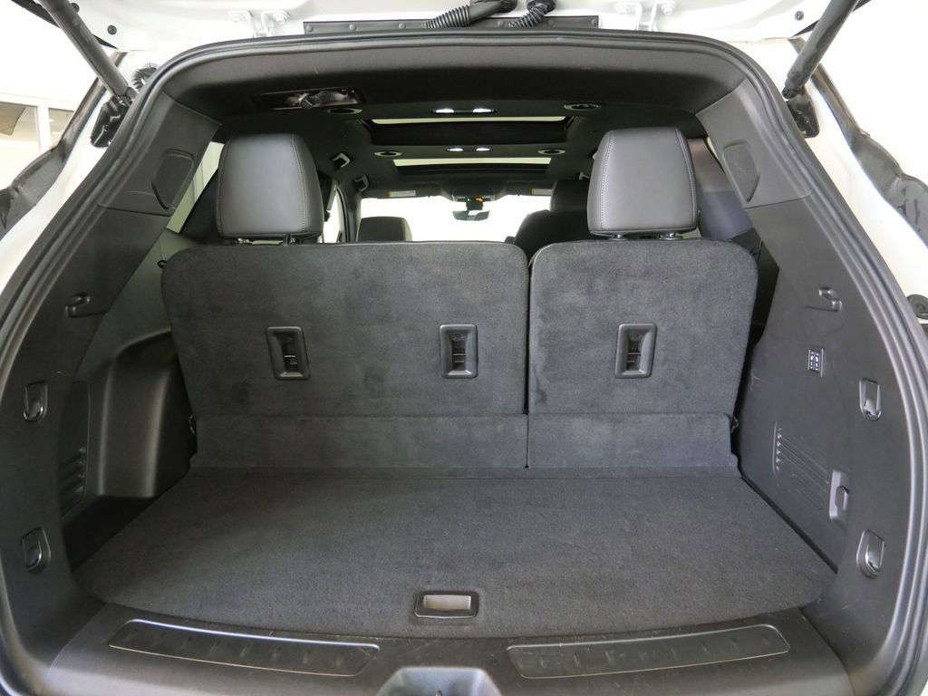 Used 2024 Buick Enclave Avenir w/ Avenir Technology Package AWD/4WD image 30