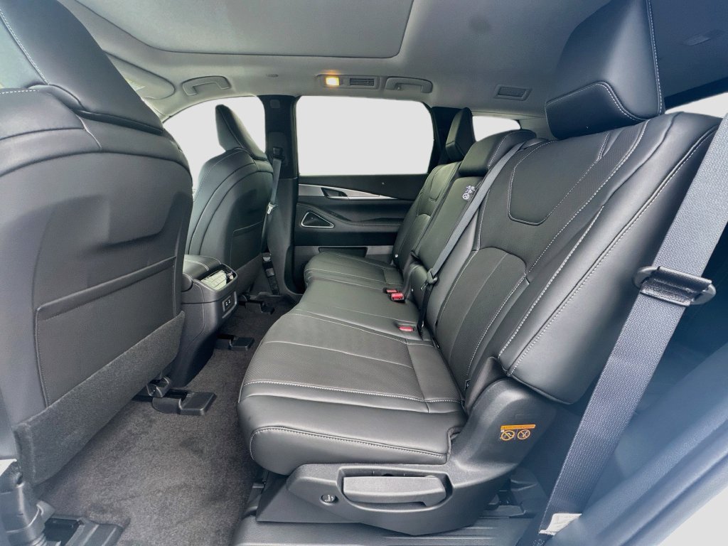 New 2027 INFINITI QX60 Luxe w/ Cargo Package FWD image 26