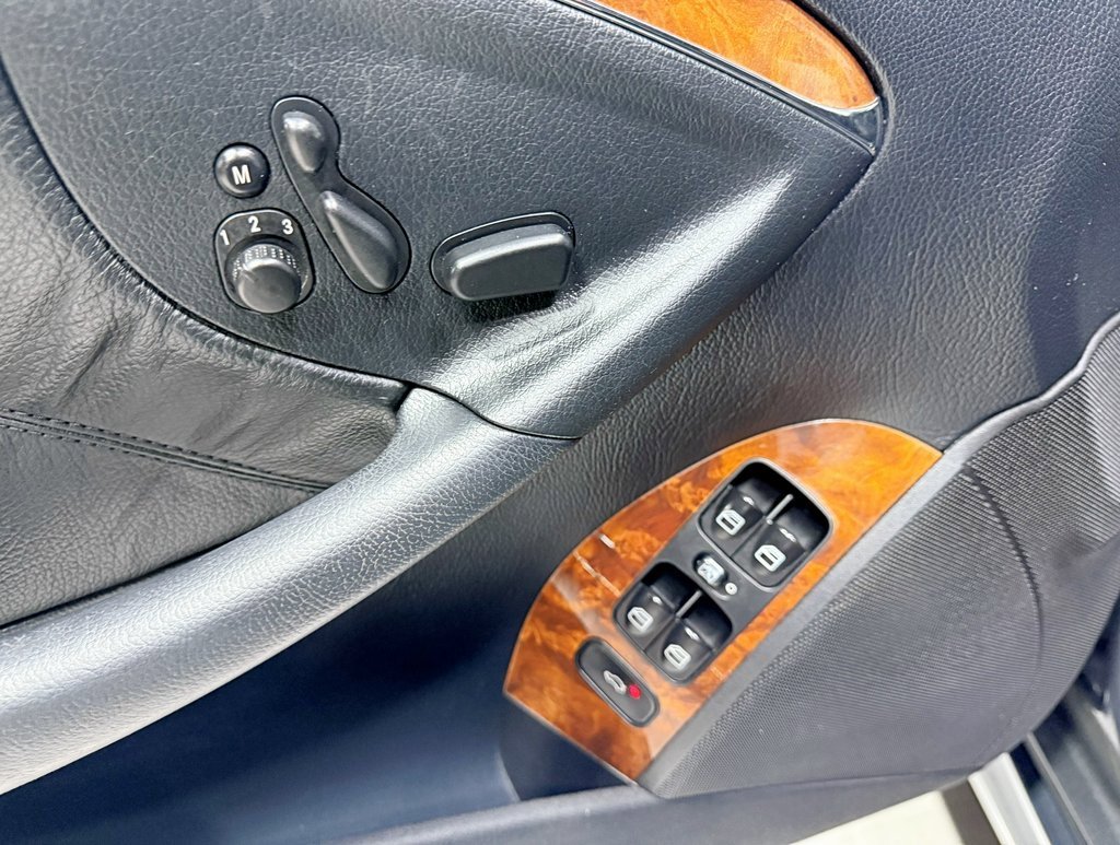 Used 2009 Mercedes-Benz CLK 350 Coupe image 28