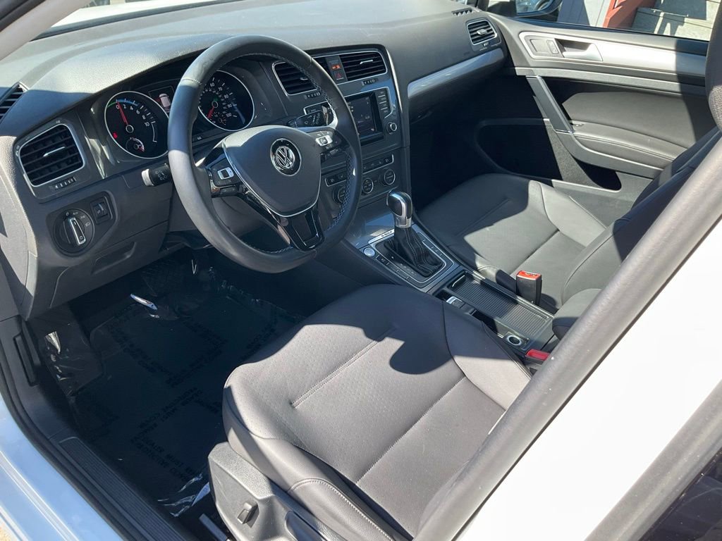 Used 2015 Volkswagen e-Golf SEL Premium image 6