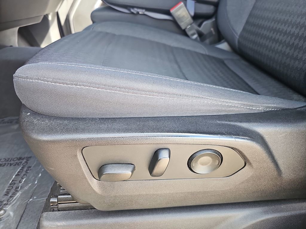 Used 2022 Chevrolet Silverado 1500 LT RWD image 28