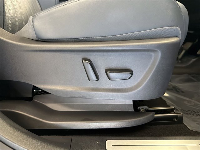 Certified 2025 Nissan Ariya Platinum image 22