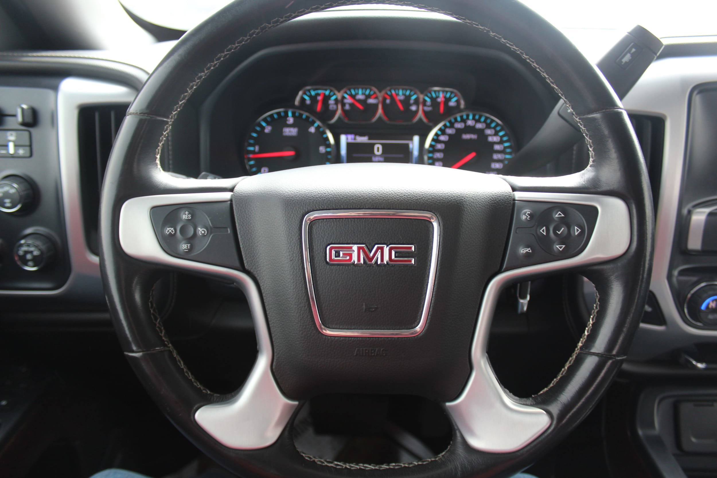 Used 2018 GMC Sierra 1500 SLT w/ SLT Premium Package AWD/4WD image 8