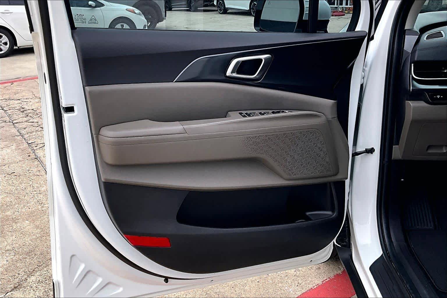 Certified 2026 Kia Carnival FWD image 20