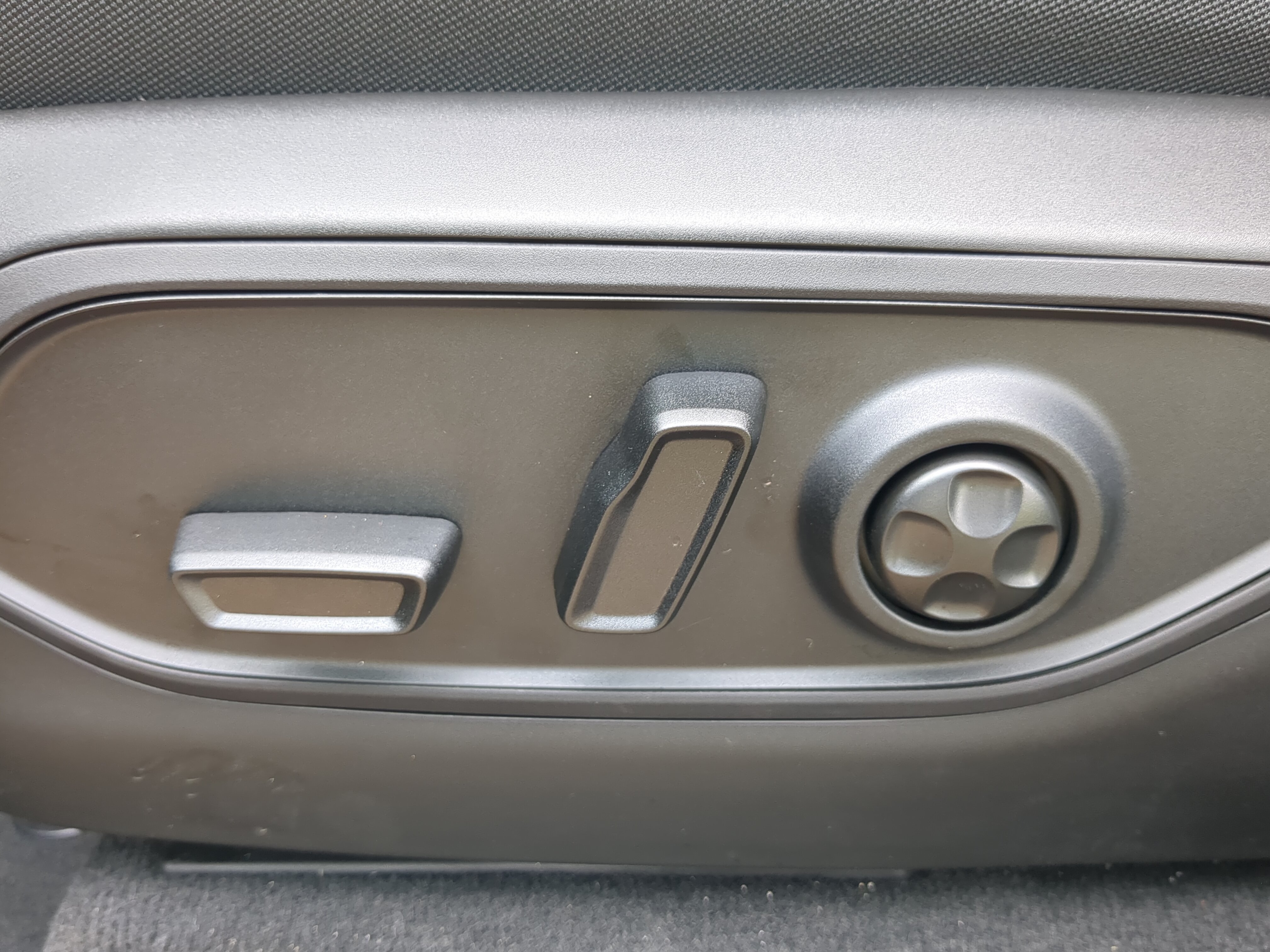 New 2026 Jeep Grand Cherokee Laredo X RWD image 28