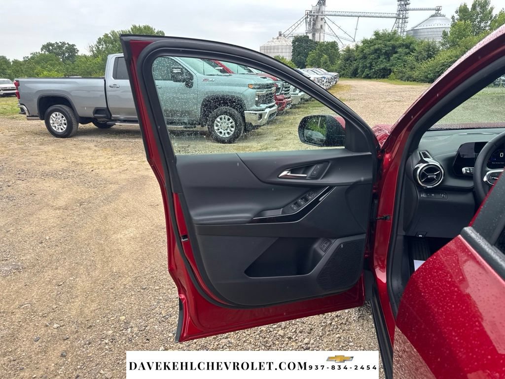 Used 2025 Chevrolet Equinox LT w/ Convenience Package II FWD image 9