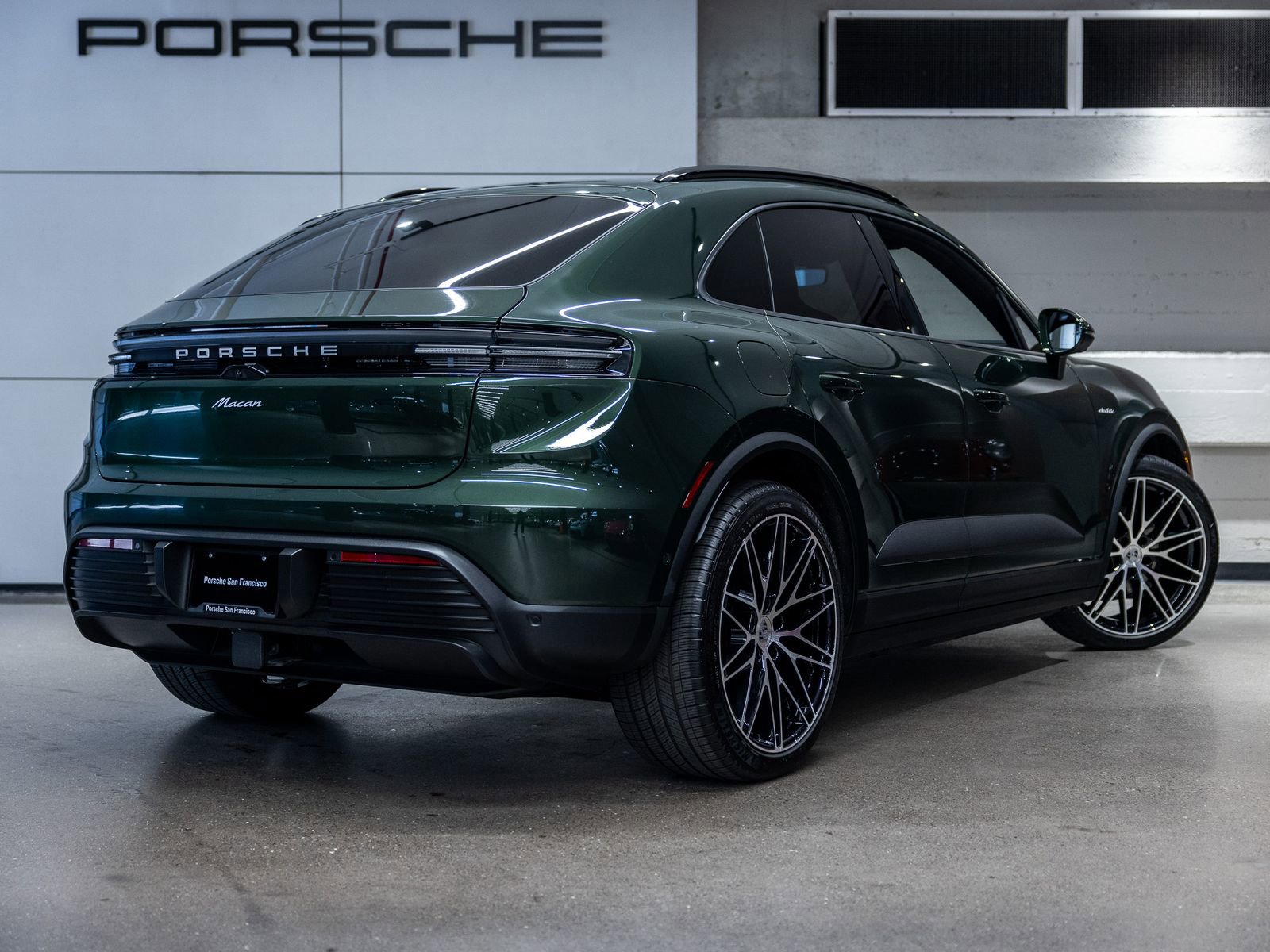 Certified 2025 Porsche Macan Electric RWD image 8