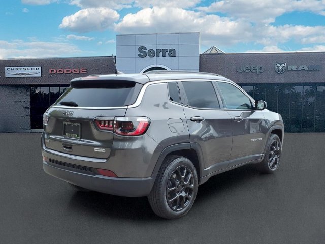 Used 2022 Jeep Compass Latitude AWD/4WD image 7