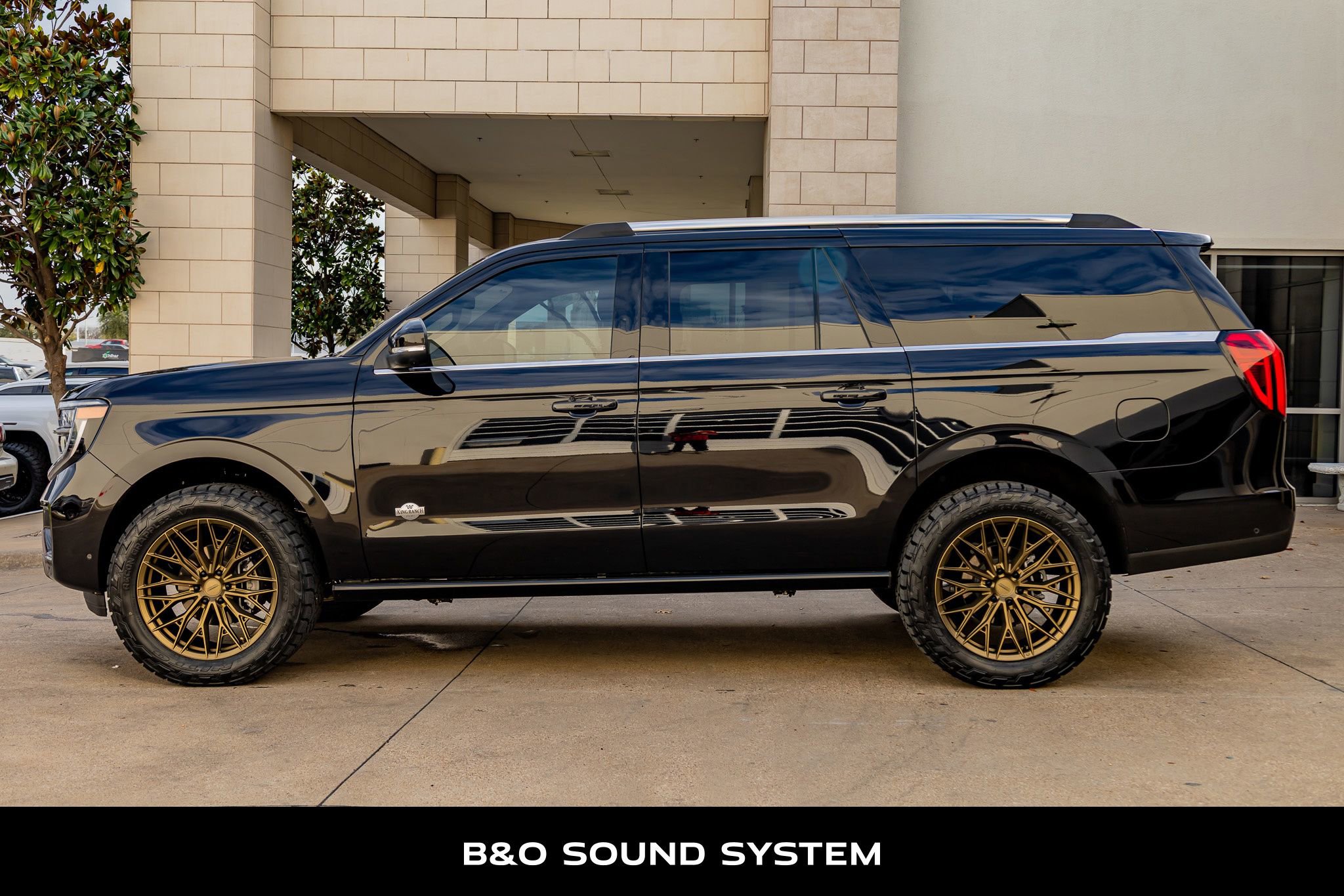 Used 2025 Ford Expedition Max King Ranch image 6