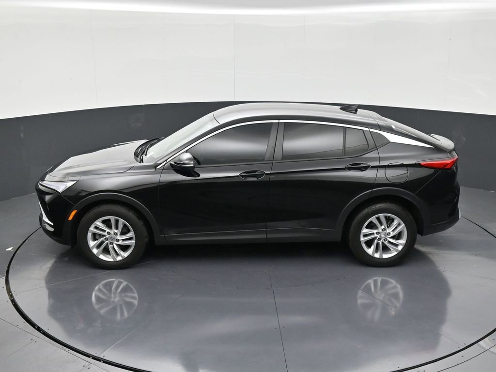 Used 2025 Buick Envista Preferred w/ Convenience II Package FWD image 13