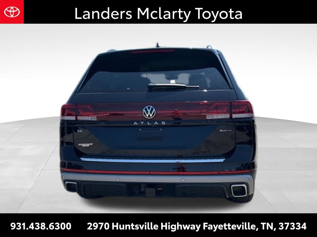 Used 2025 Volkswagen Atlas Peak Edition SE AWD/4WD image 4